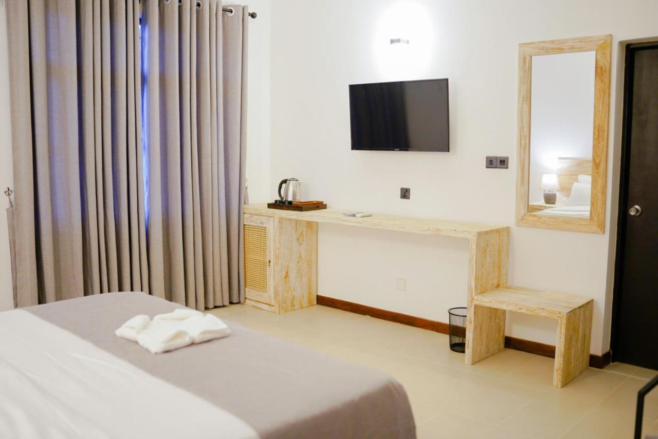 Chariot Square Hotel Kandy Exterior photo